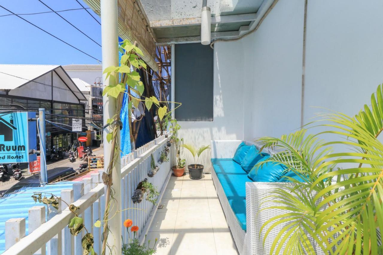 The Ruum Hostel Canggu Exteriör bild